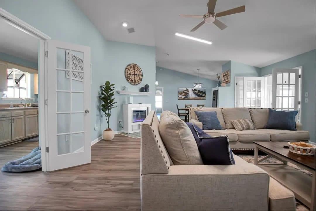 Surf City Serene Waterfront Vacation Home Εξωτερικό φωτογραφία