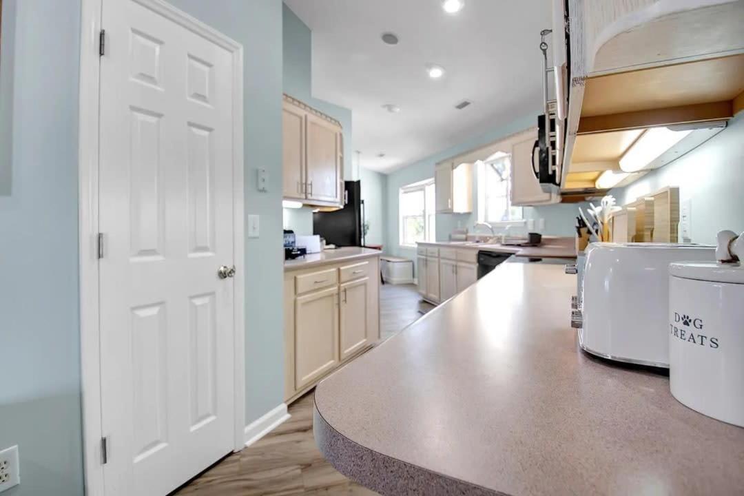 Surf City Serene Waterfront Vacation Home Εξωτερικό φωτογραφία